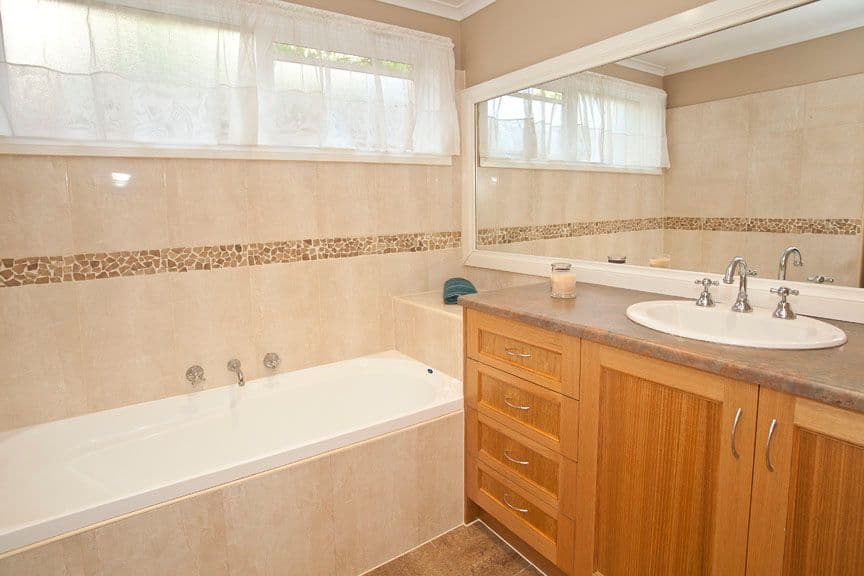 4 Summerhill Avenue, WHEELERS HILL VIC 3150, Wheelers Hill - Thumbnail 7