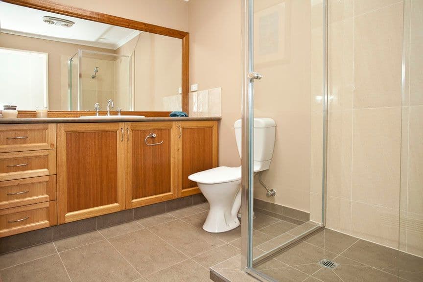 4 Summerhill Avenue, WHEELERS HILL VIC 3150, Wheelers Hill - Thumbnail 8