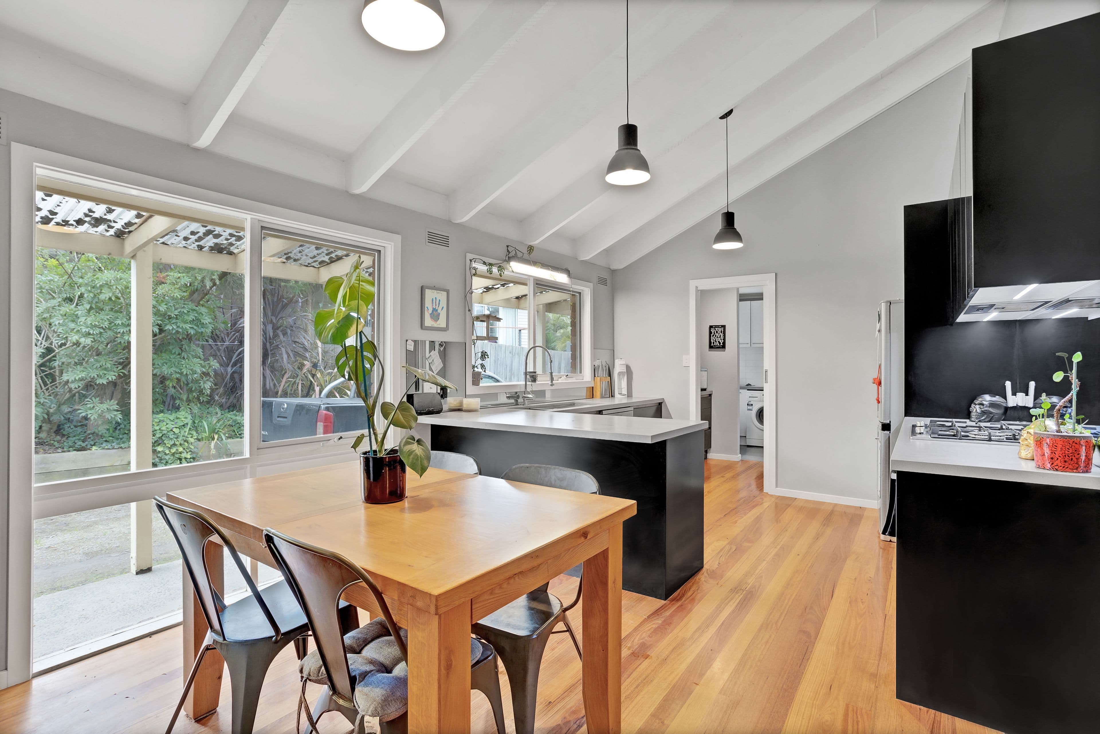 10 Wanda Avenue, Wandin North VIC 3139, Wandin North - Thumbnail 2