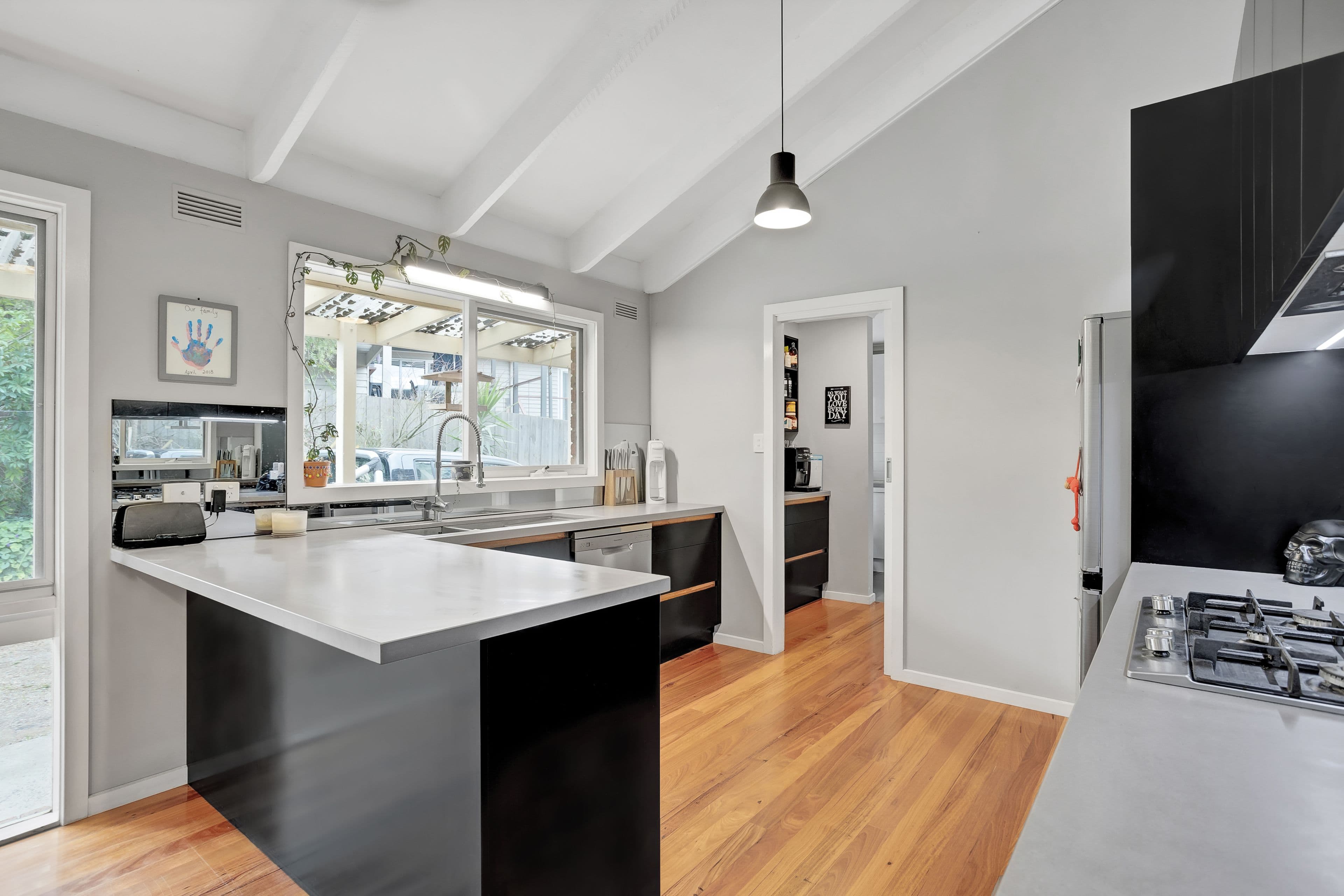 10 Wanda Avenue, Wandin North VIC 3139, Wandin North - Thumbnail 3