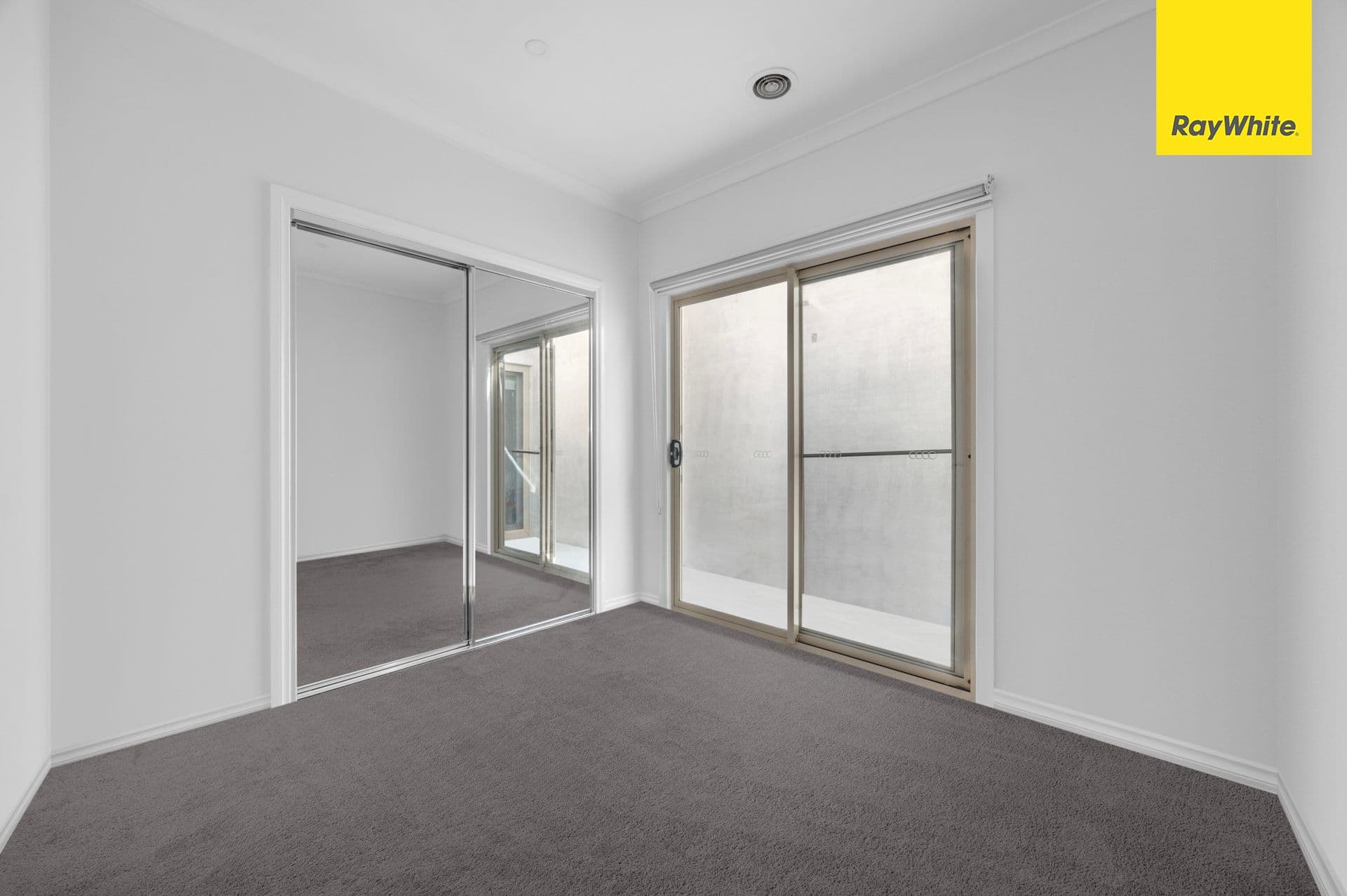 24 Henry Street, Melton VIC 3337, Melton - Thumbnail 3