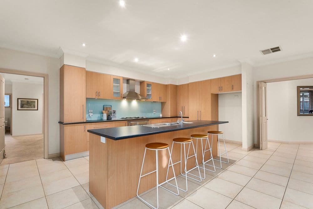 15 Glenshire Grove, Doreen VIC 3754, Doreen - Thumbnail 3