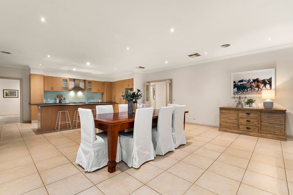 15 Glenshire Grove, Doreen VIC 3754, Doreen - Thumbnail 4