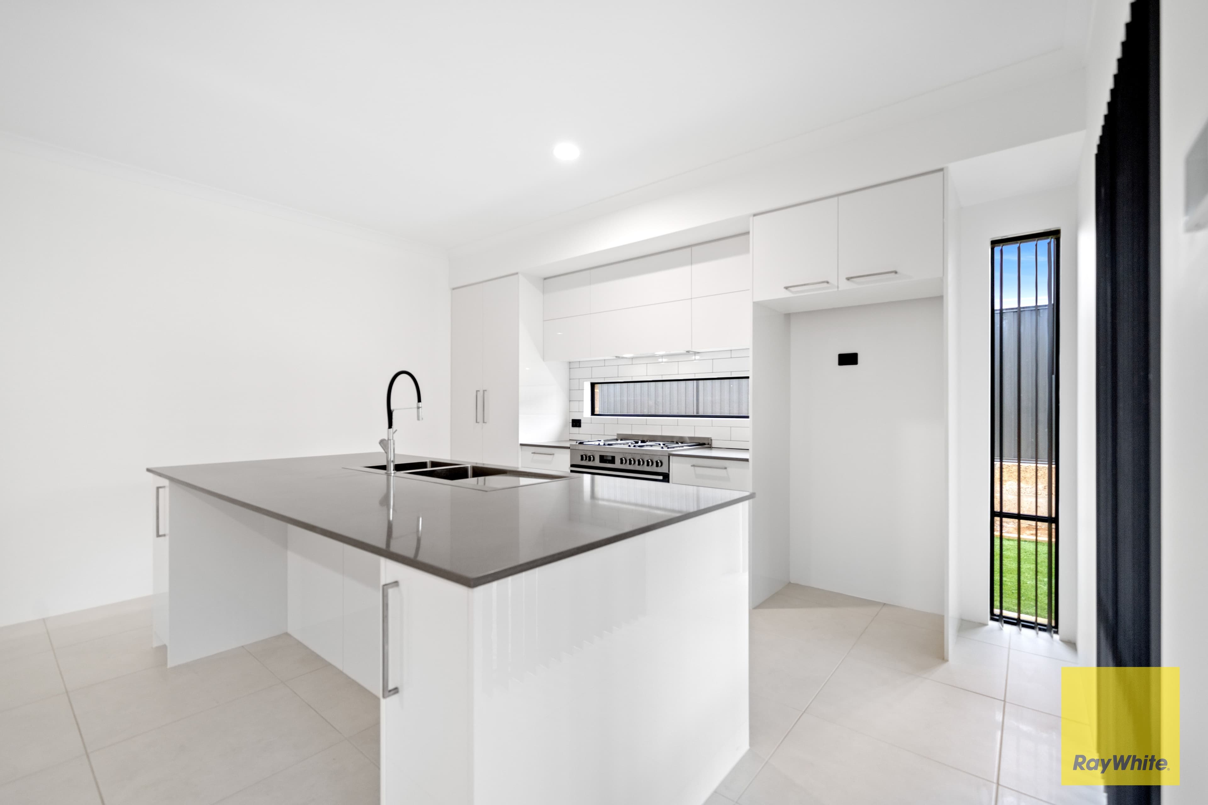 64 Rhodeswood Drive, Aveley WA 6069, Aveley - Thumbnail 4