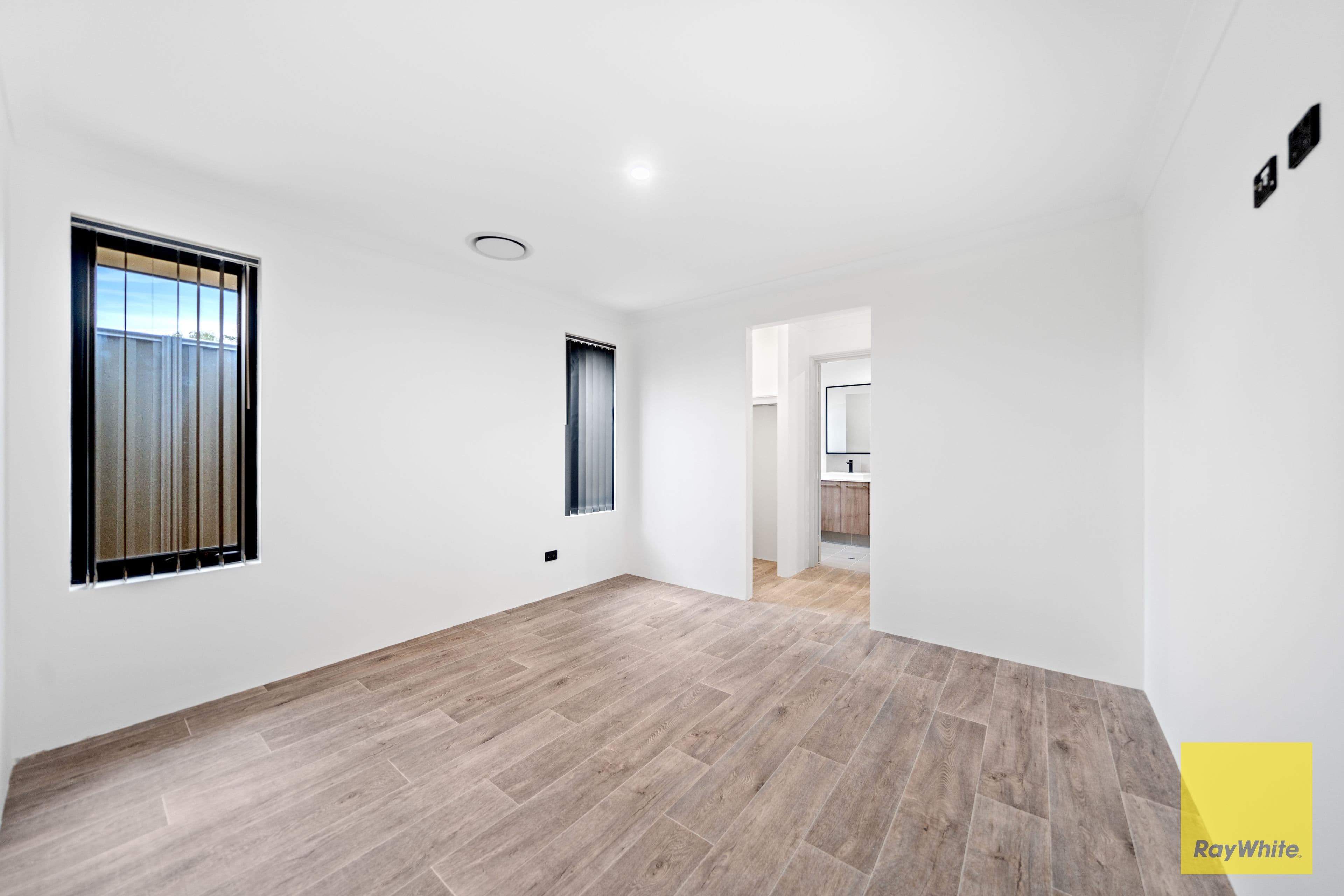 64 Rhodeswood Drive, Aveley WA 6069, Aveley - Thumbnail 7