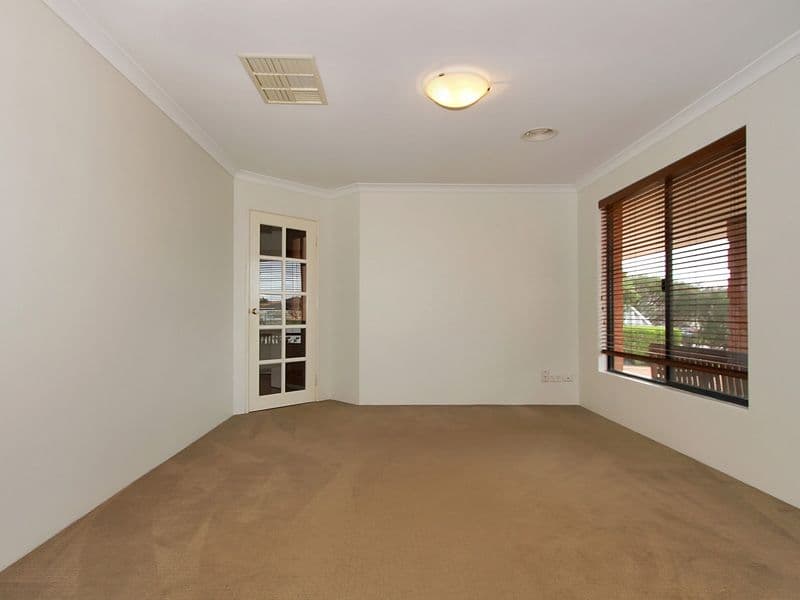 8 Nutbush Court, THORNLIE WA 6108, Thornlie - Thumbnail 2