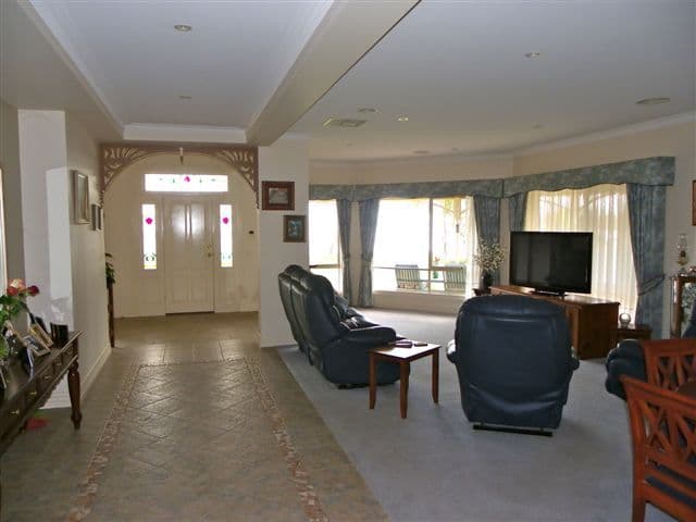 15 River Road, YARRAWONGA VIC 3730, Yarrawonga - Thumbnail 2