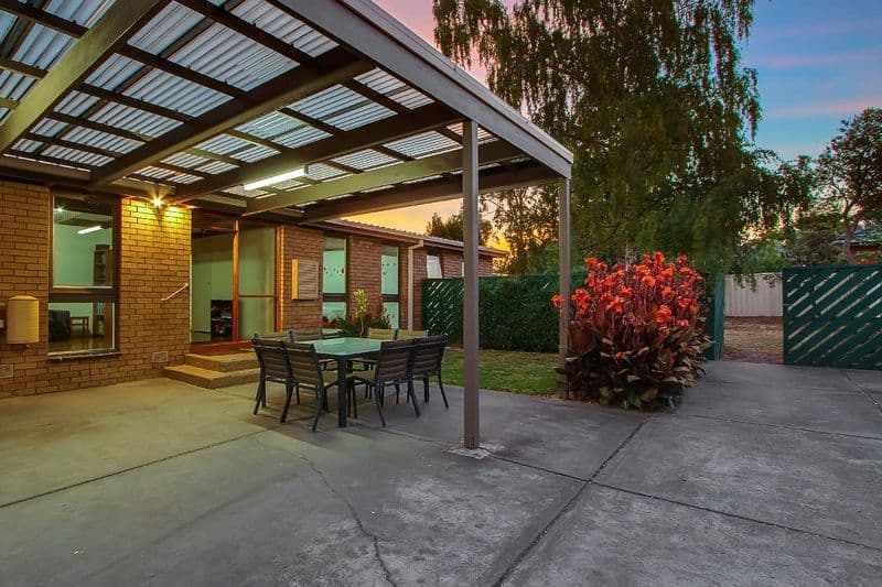 69 Grayson Drive, SCORESBY VIC 3179, Scoresby - Thumbnail 2