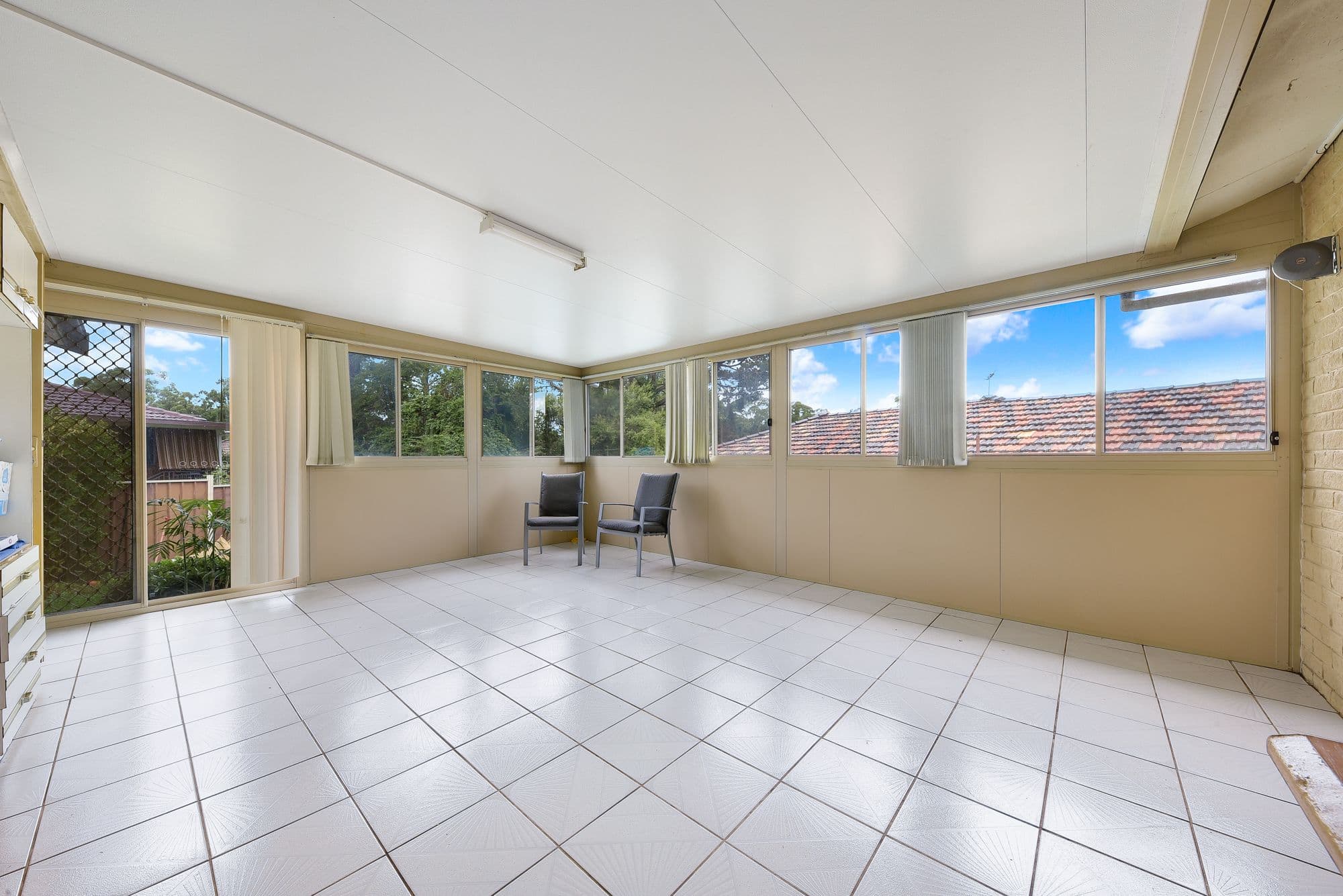6 Cedar Avenue, Bradbury - Thumbnail 3