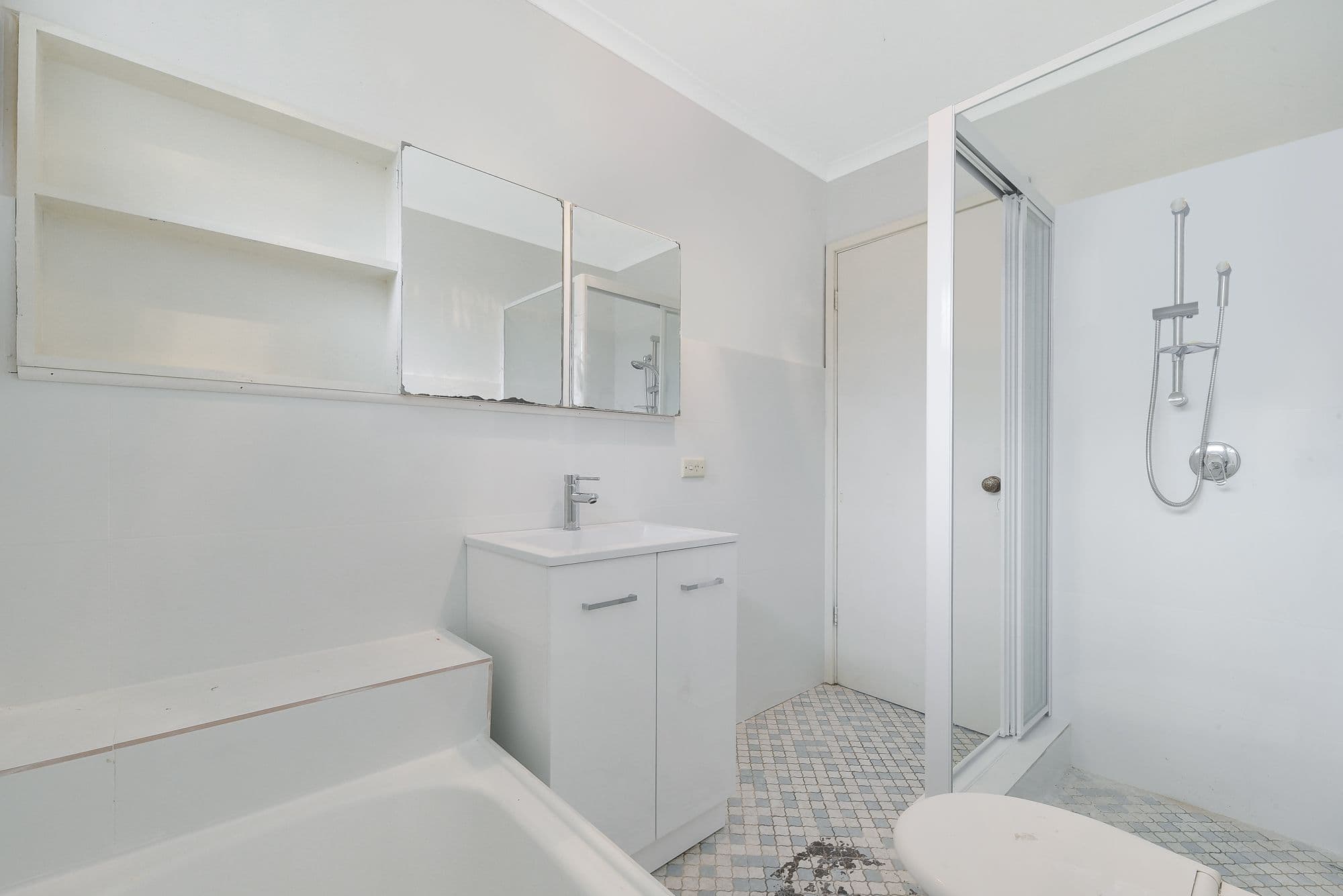 6 Cedar Avenue, Bradbury - Thumbnail 5