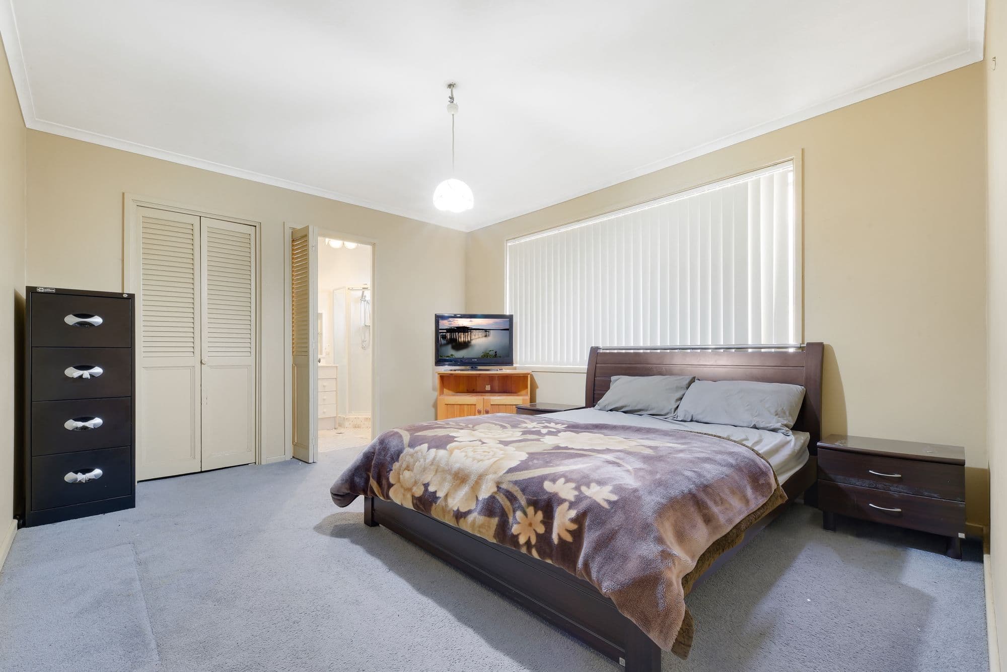 6 Cedar Avenue, Bradbury - Thumbnail 6