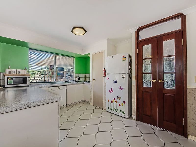 11 Javanica  Court, WARNBRO WA 6169, Warnbro - Thumbnail 6
