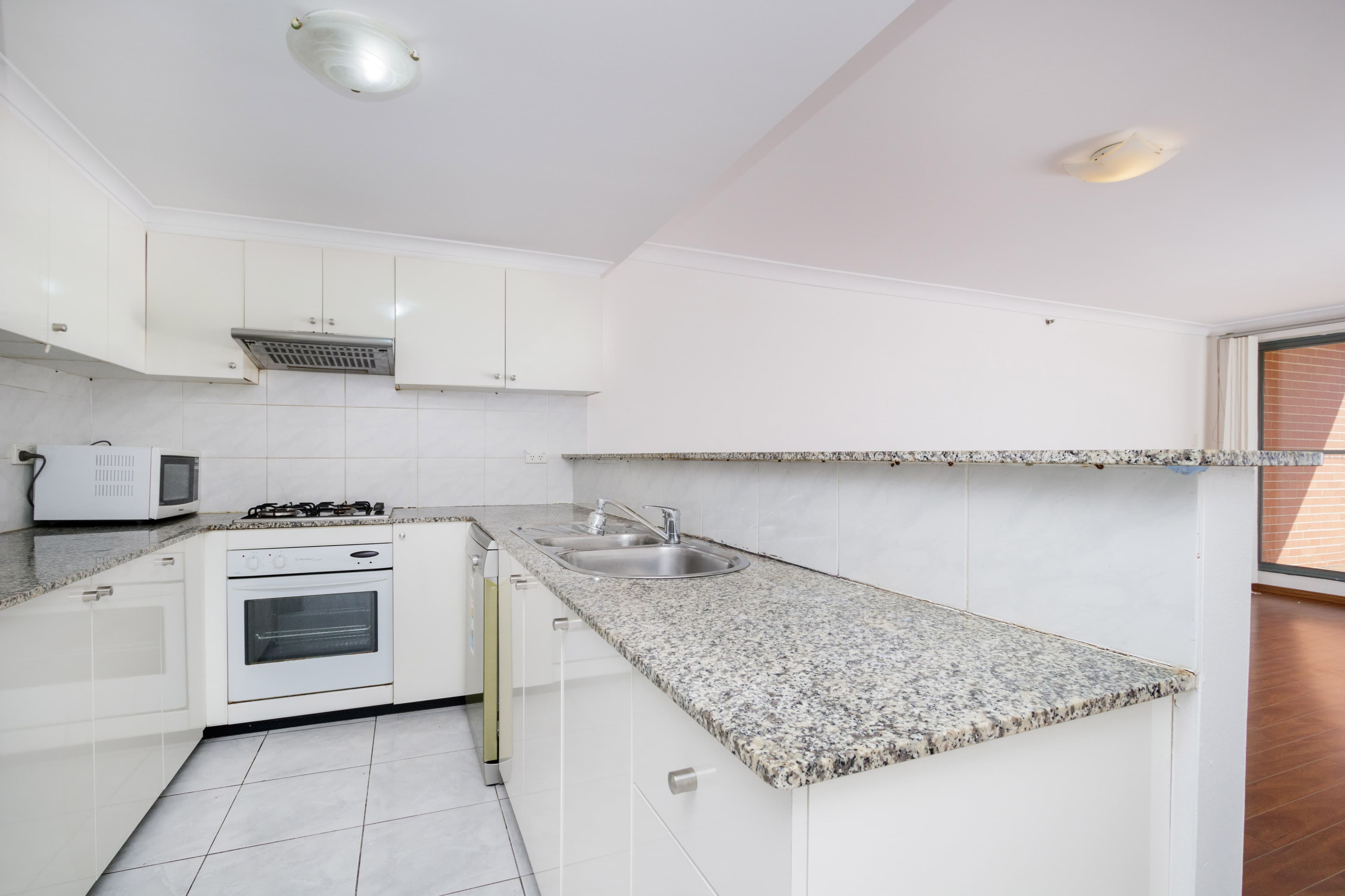 107 Forest Road, Hurstville NSW 2220, Hurstville - Thumbnail 4