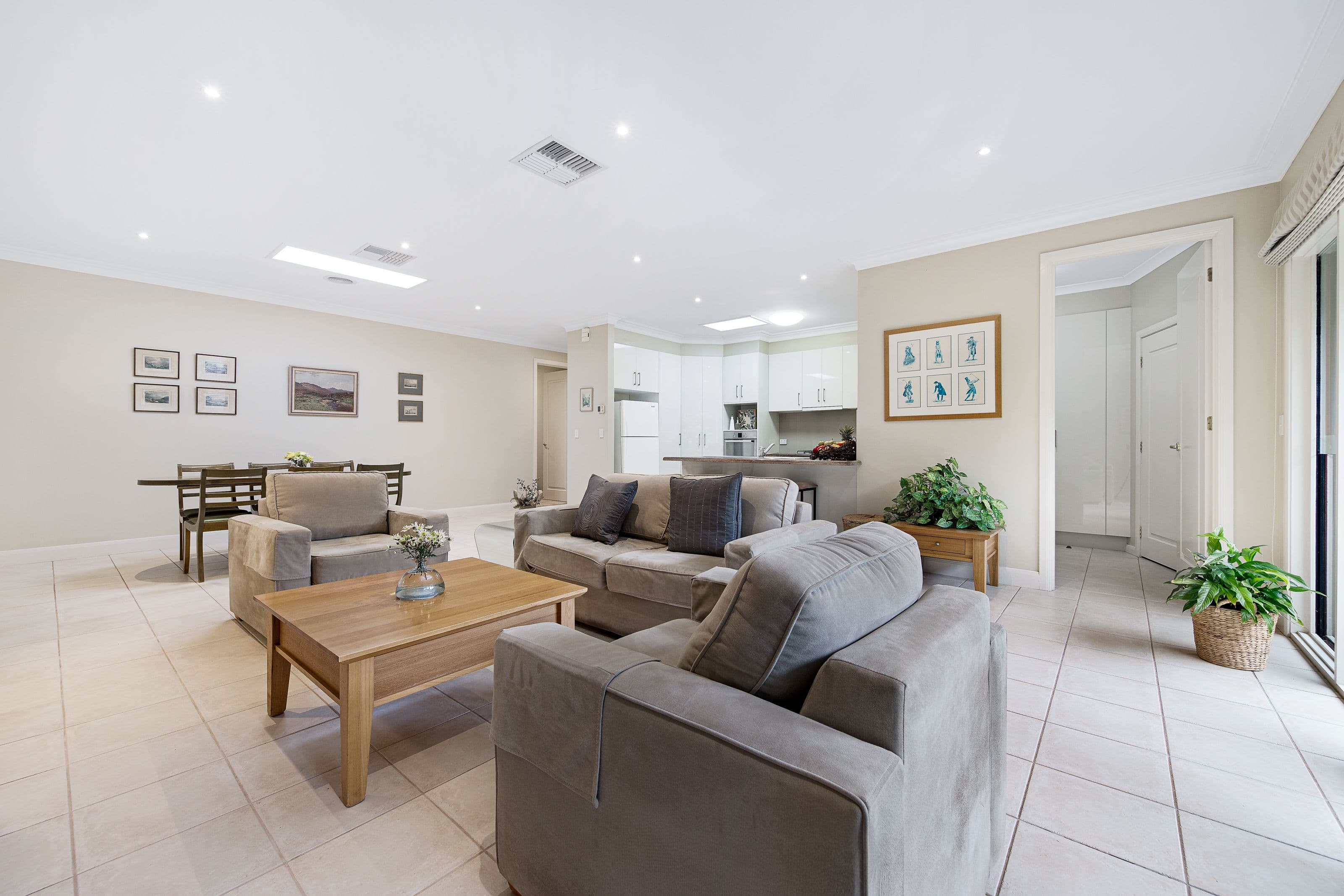 25A Miller Crescent, Mount Waverley VIC 3149, Mount Waverley - Thumbnail 4