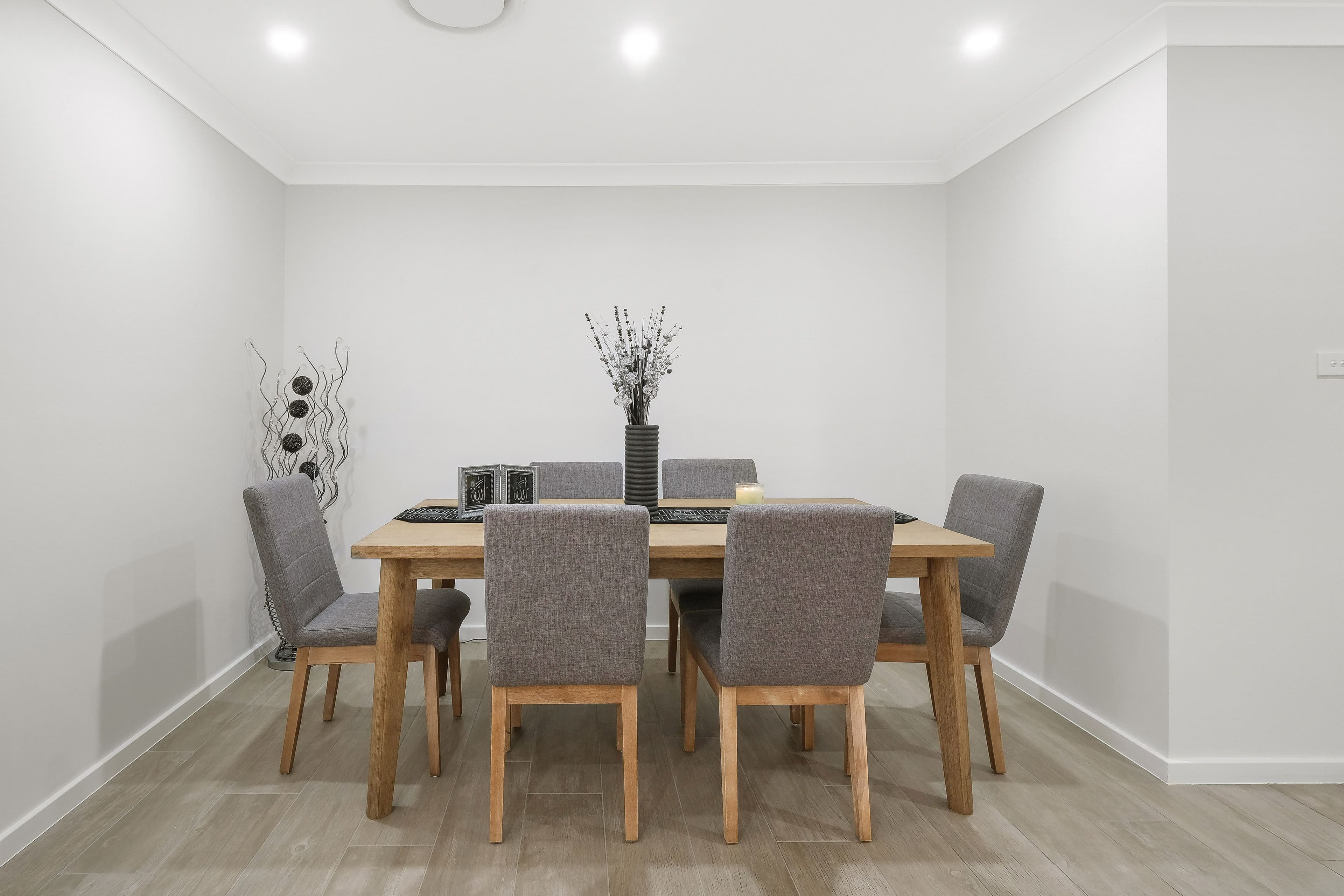 21 Templeton Crescent, Moorebank NSW 2170, Moorebank - Thumbnail 4