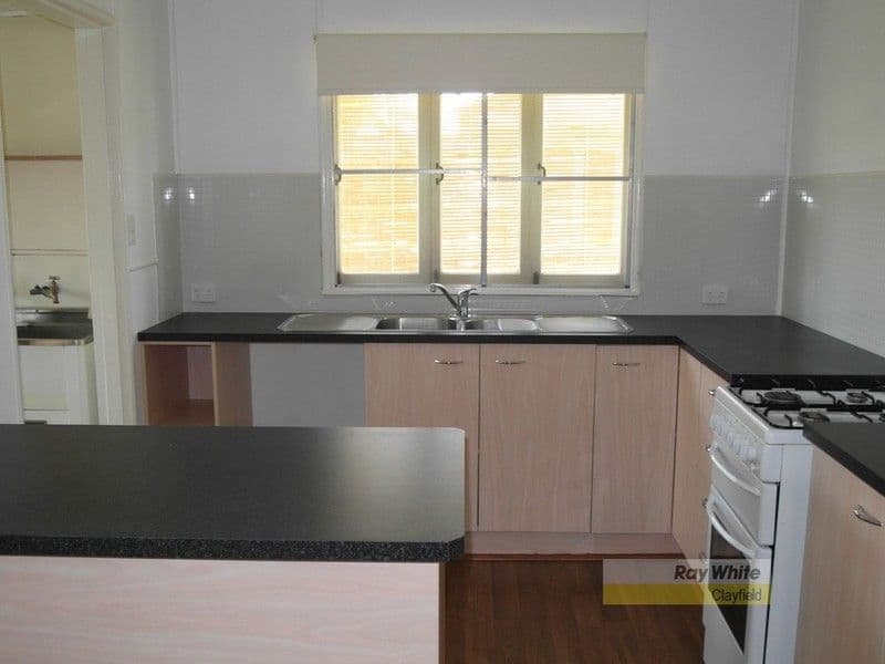 26 Kembla Street, WAVELL HEIGHTS QLD 4012, Wavell Heights - Thumbnail 4
