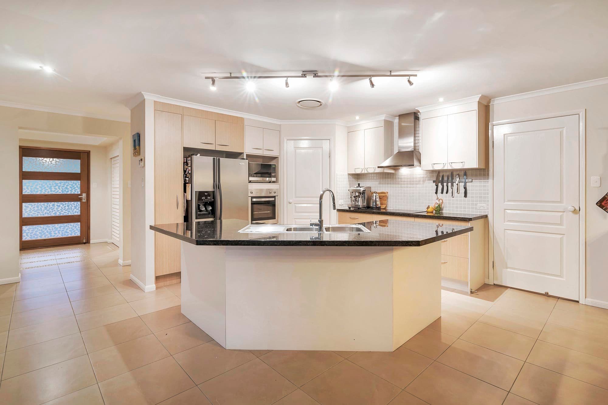 4 Waldorf Place, Maudsland QLD 4210, Maudsland - Thumbnail 6