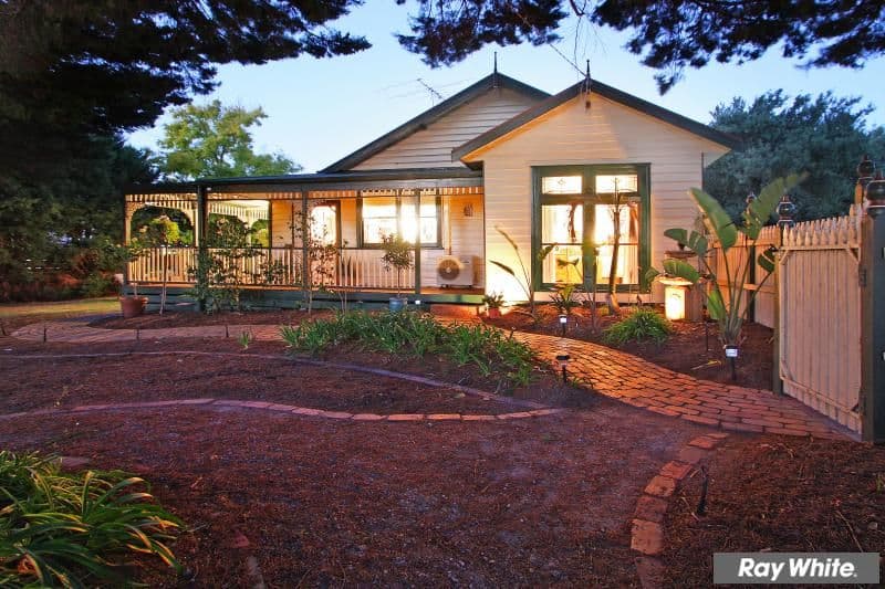 1 Bayview Road, MORNINGTON VIC 3931, Mornington - Thumbnail 4