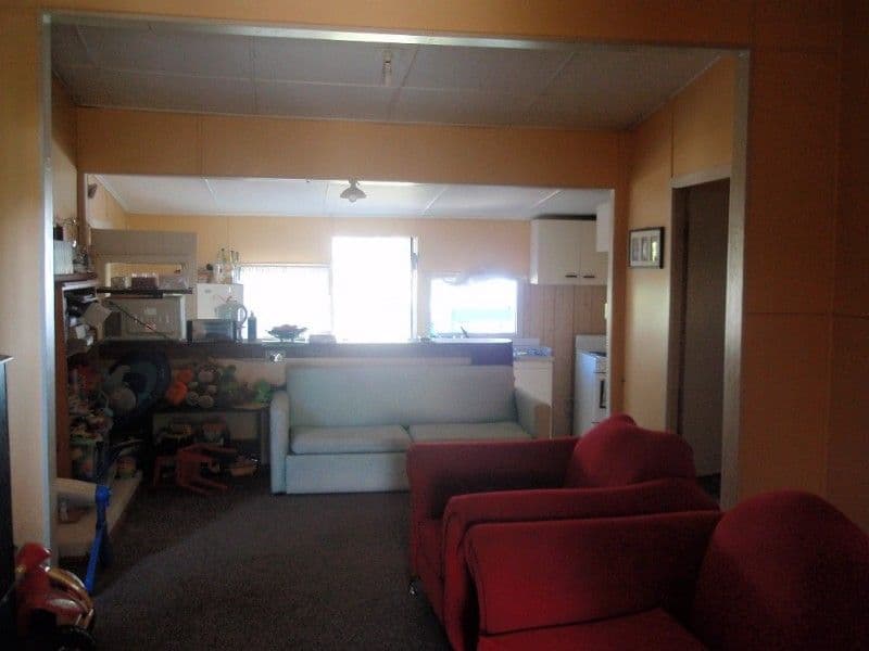42 Wilga Avenue, WARWICK QLD 4370, Warwick - Thumbnail 2