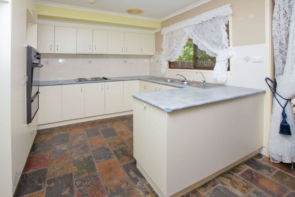 28  Wilson Drive, CAMIRA QLD 4300, Camira - Thumbnail 2