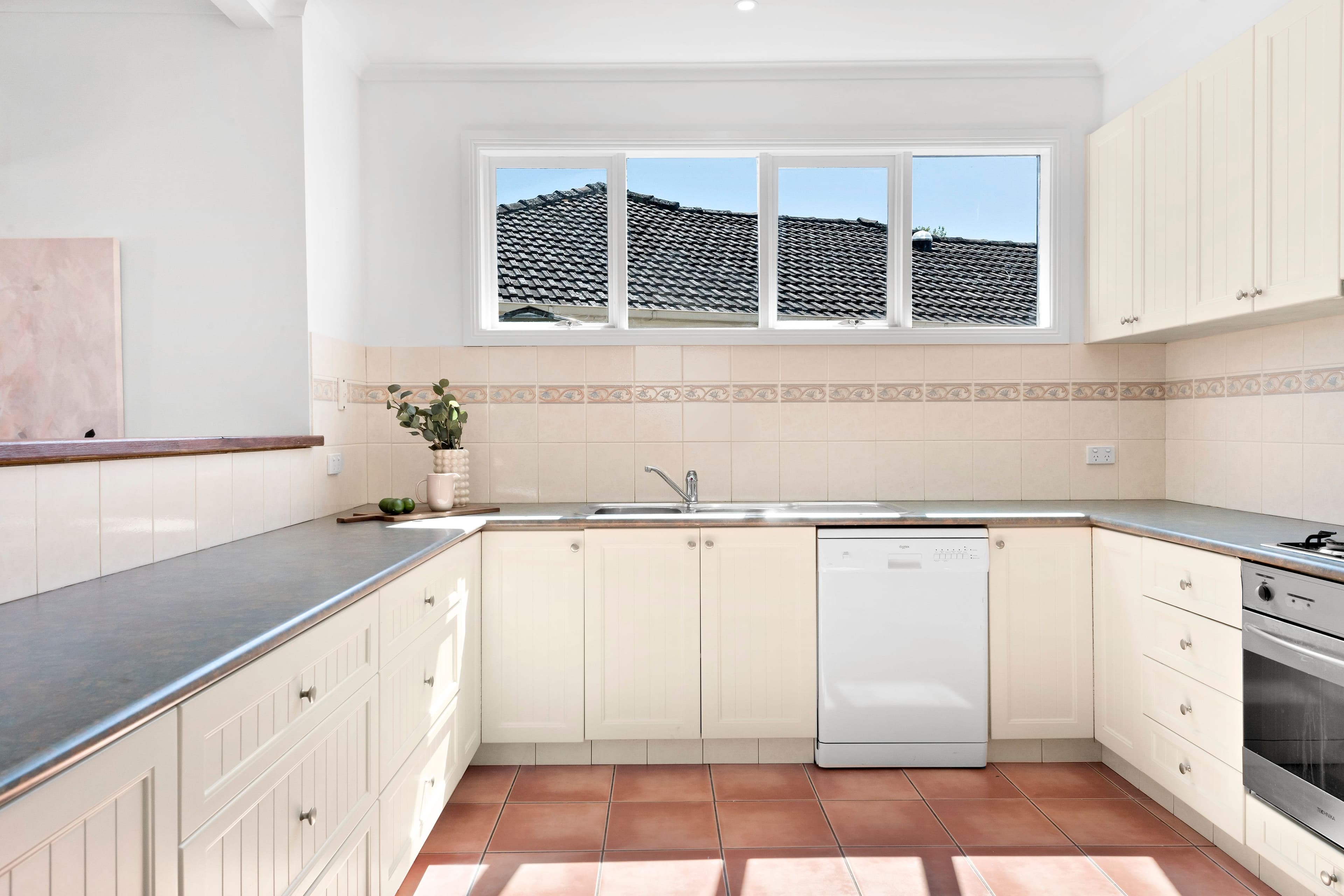 4 Kenilworth Avenue, Frankston VIC 3199, Frankston - Thumbnail 5
