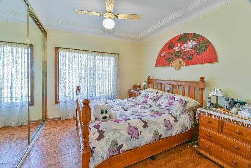 21 Waminda Avenue, Campbelltown NSW 2560, Campbelltown - Thumbnail 2