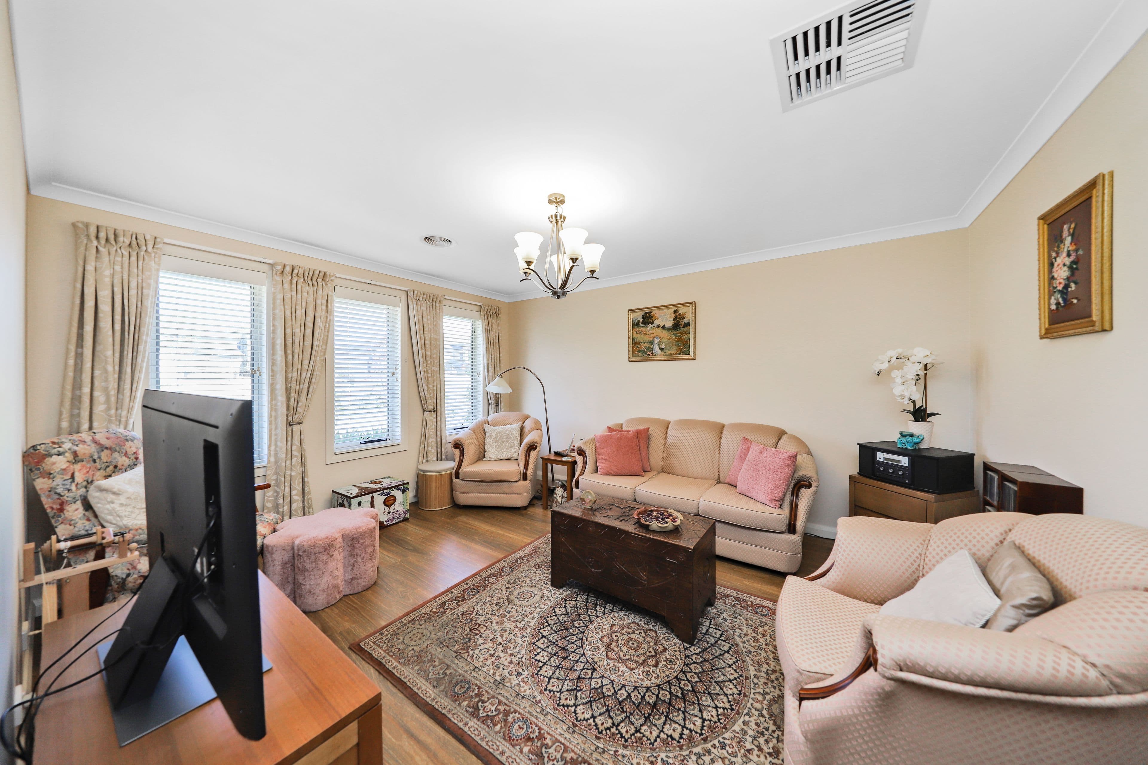 15 Ridge Street, Tumut NSW 2720, Tumut - Thumbnail 2