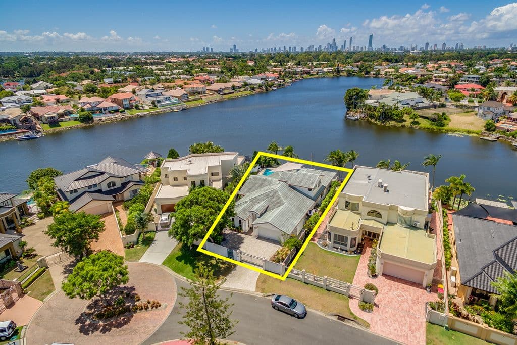 59 Montevideo Drive, Clear Island Waters QLD 4226, Clear Island Waters - Thumbnail 3