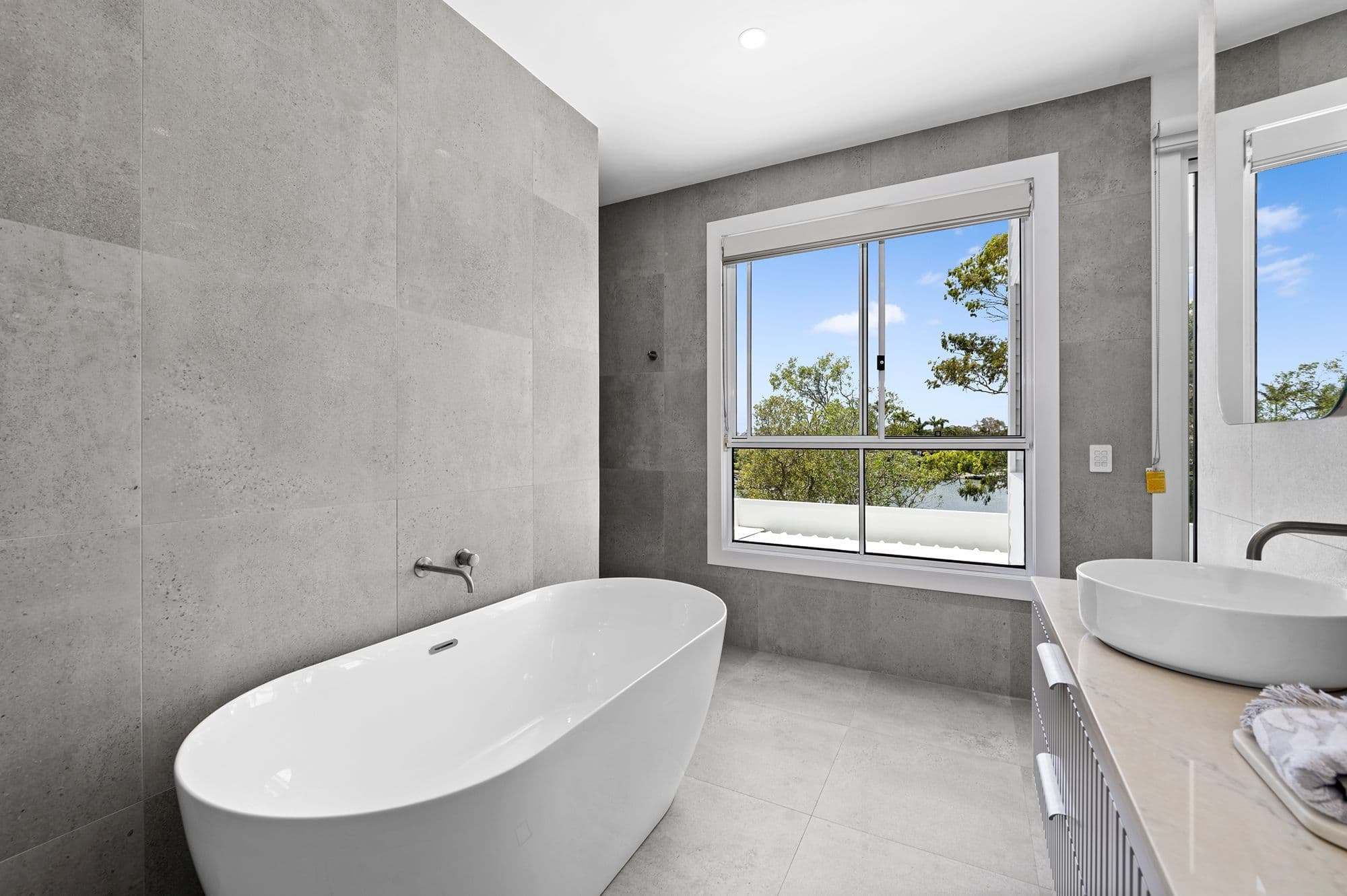 5 Wattle Avenue, Biggera Waters QLD 4216, Biggera Waters - Thumbnail 5