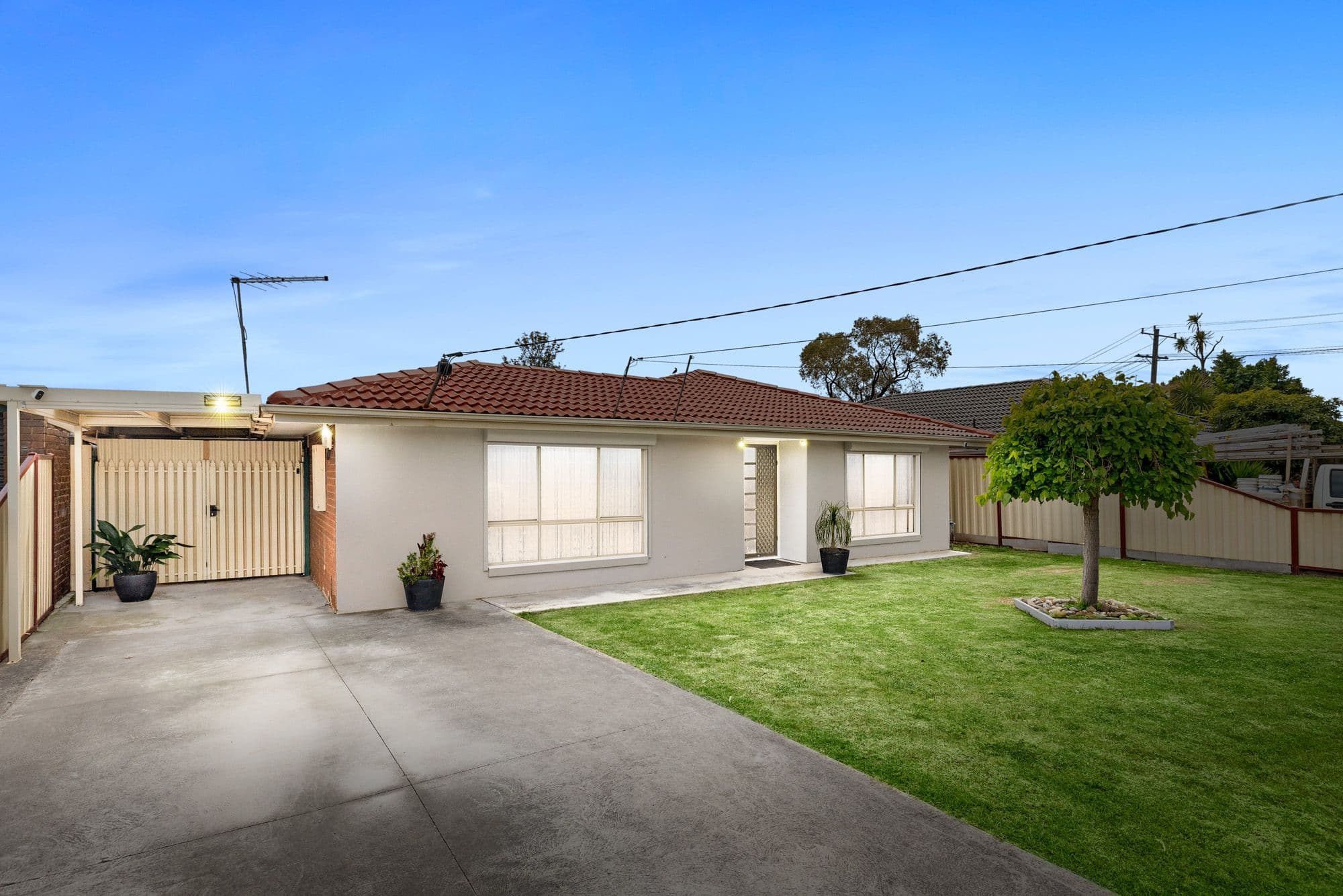 4 Molden Court, Kings Park VIC 3021, Kings Park - Image 1