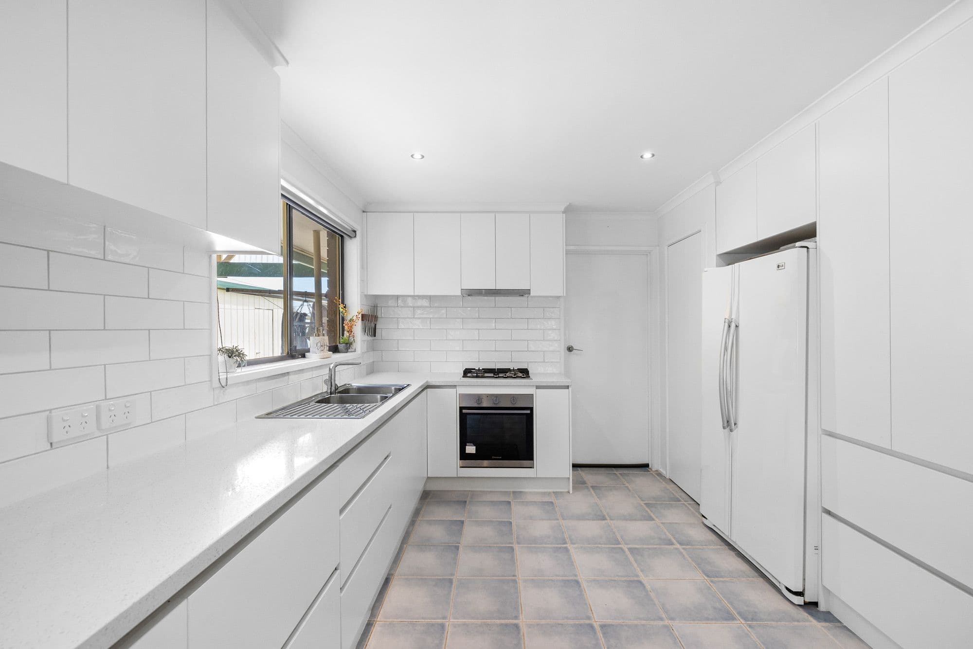 4 Molden Court, Kings Park VIC 3021, Kings Park - Thumbnail 2