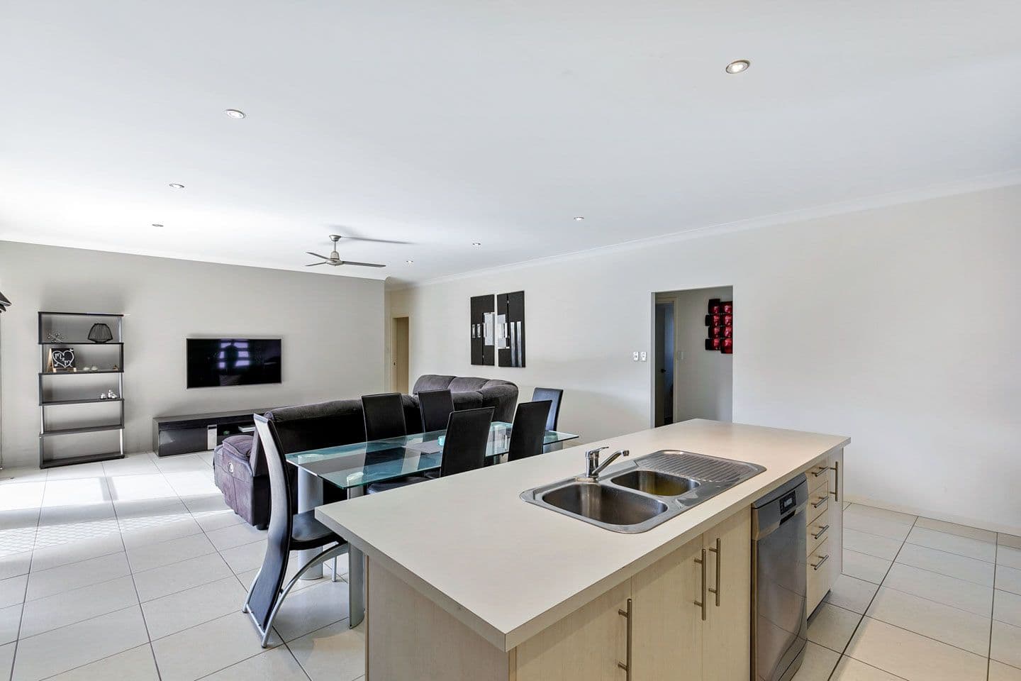 5 Bay Park Road, Wondunna QLD 4655, Wondunna - Thumbnail 4