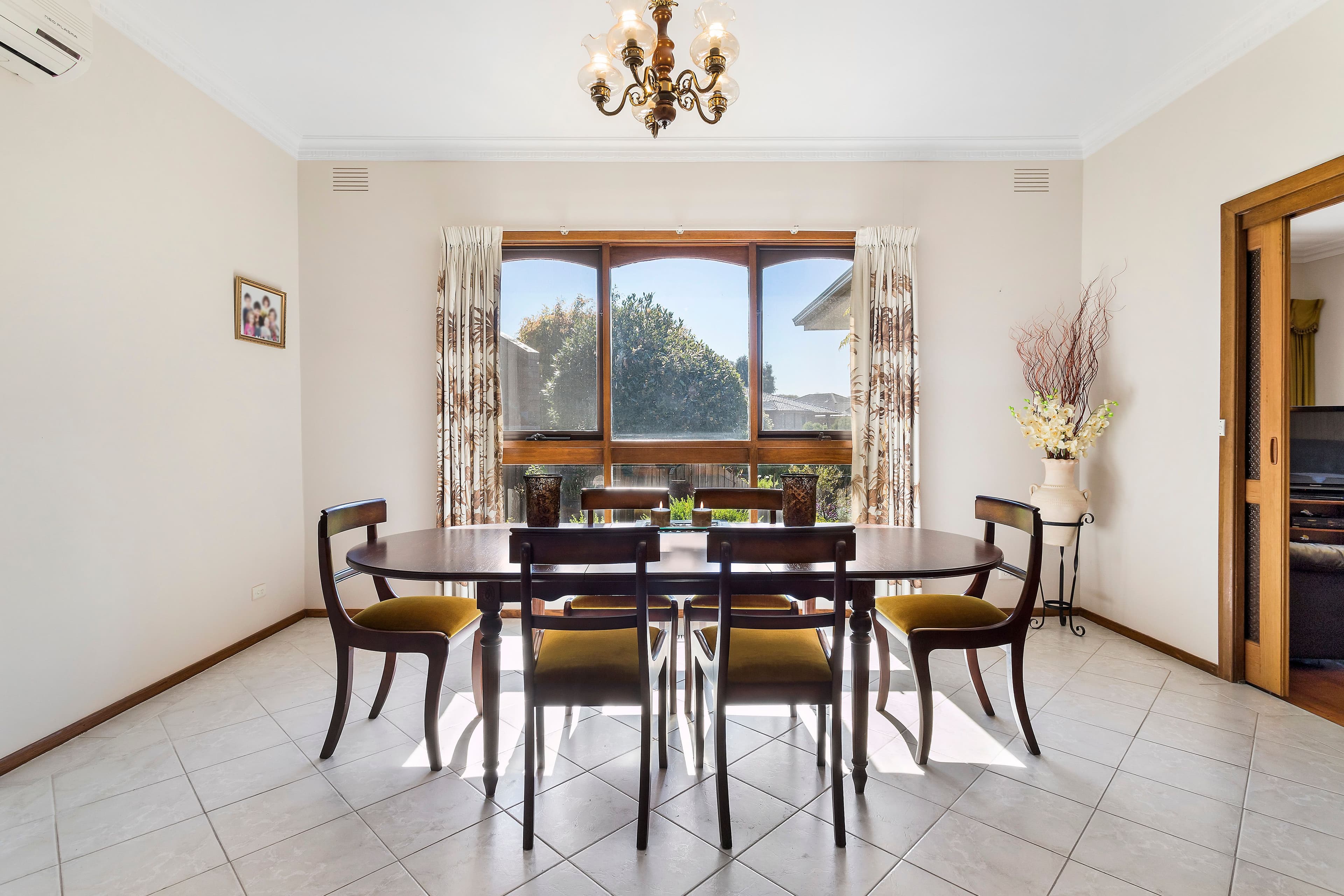 10 Chestnut Place, Chadstone VIC 3148, Chadstone - Thumbnail 4