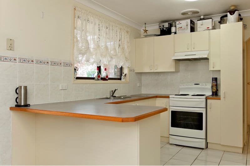 40 Yeovil Drive, BOMADERRY NSW 2541, Bomaderry - Thumbnail 2