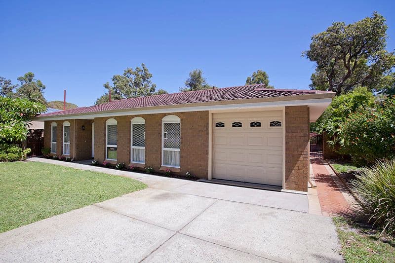 61 Regency Drive, THORNLIE WA 6108, Thornlie - Thumbnail 2