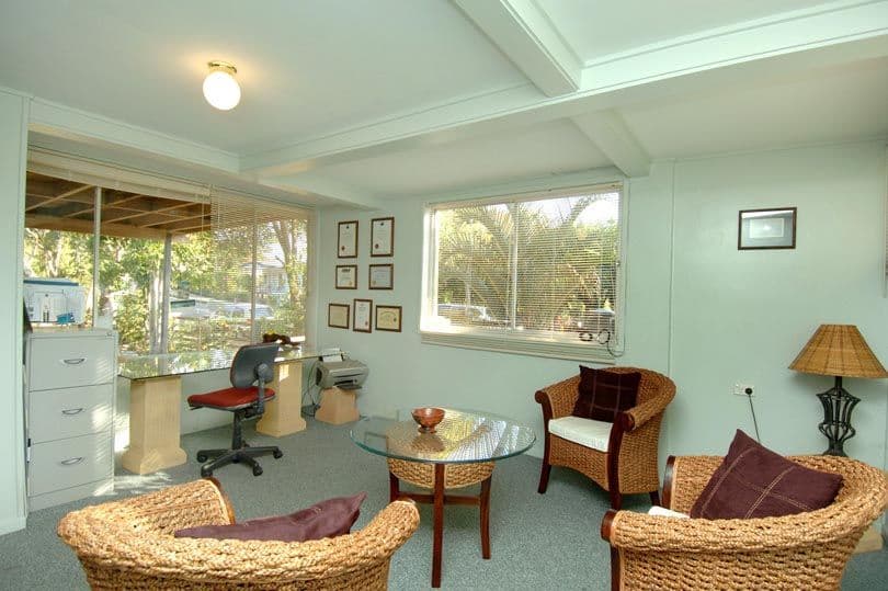 111 Murton Avenue, HOLLAND PARK QLD 4121, Holland Park - Thumbnail 4