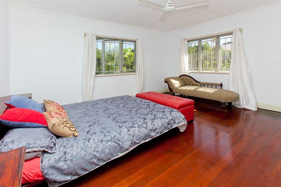 111 Murton Avenue, HOLLAND PARK QLD 4121, Holland Park - Thumbnail 7