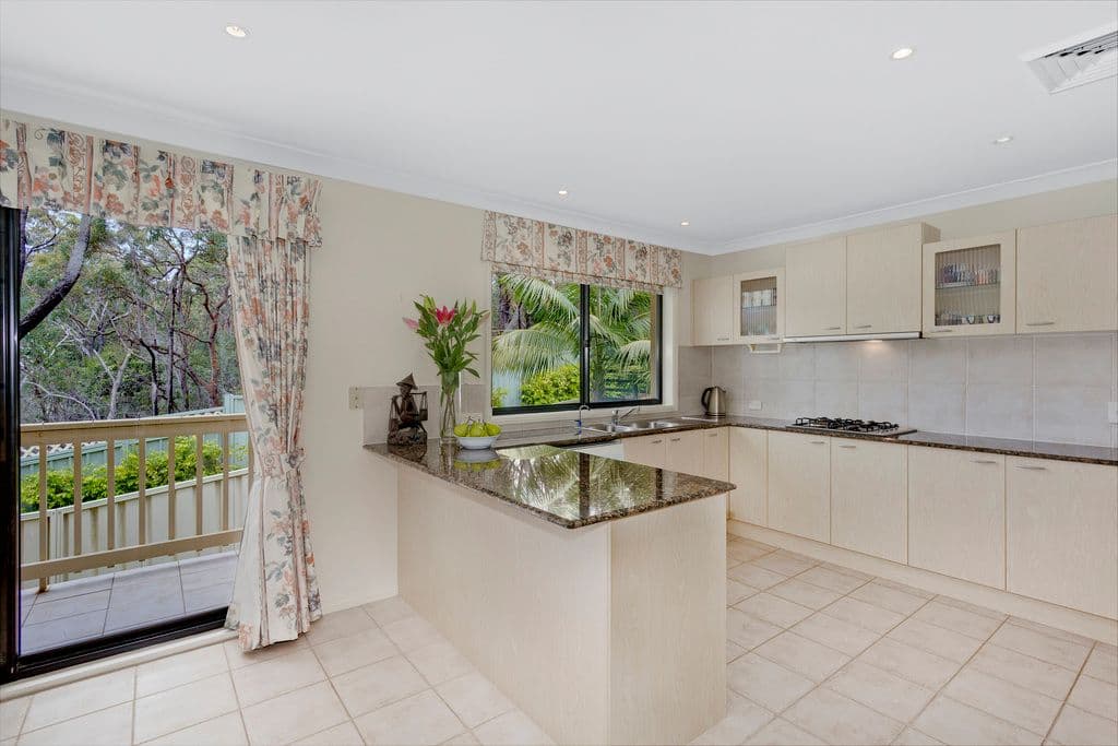 12 Tallowood Way, Frenchs Forest - Thumbnail 2