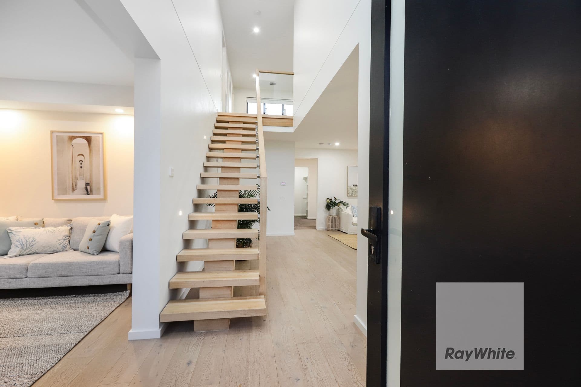 28 Lysterfield Drive, Greenvale VIC 3059, Greenvale - Thumbnail 3