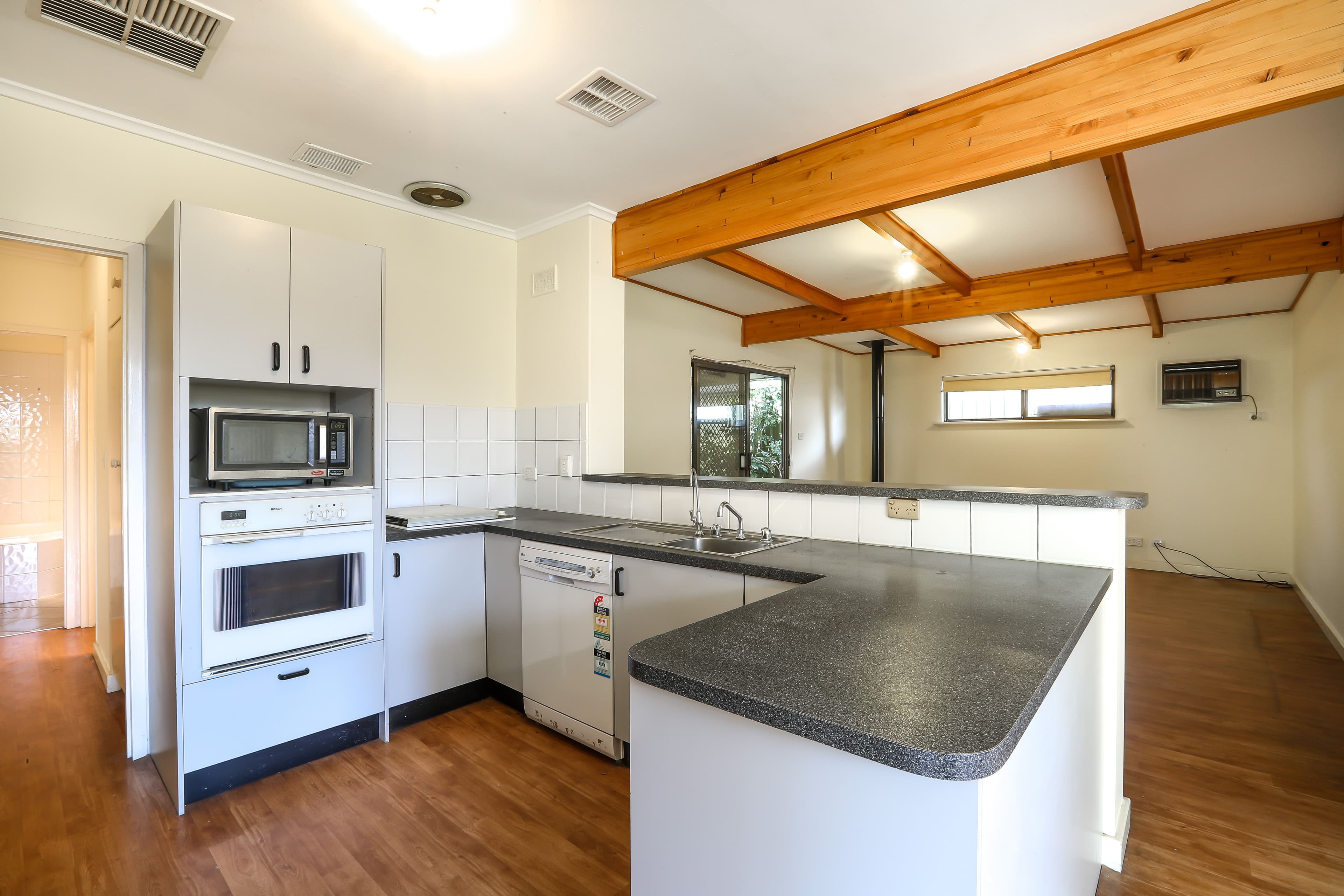 38 Clare Avenue, Athelstone SA 5076, Athelstone - Thumbnail 6