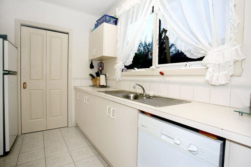 16 Marwarra Street, RINGWOOD EAST VIC 3135, Ringwood East - Thumbnail 4