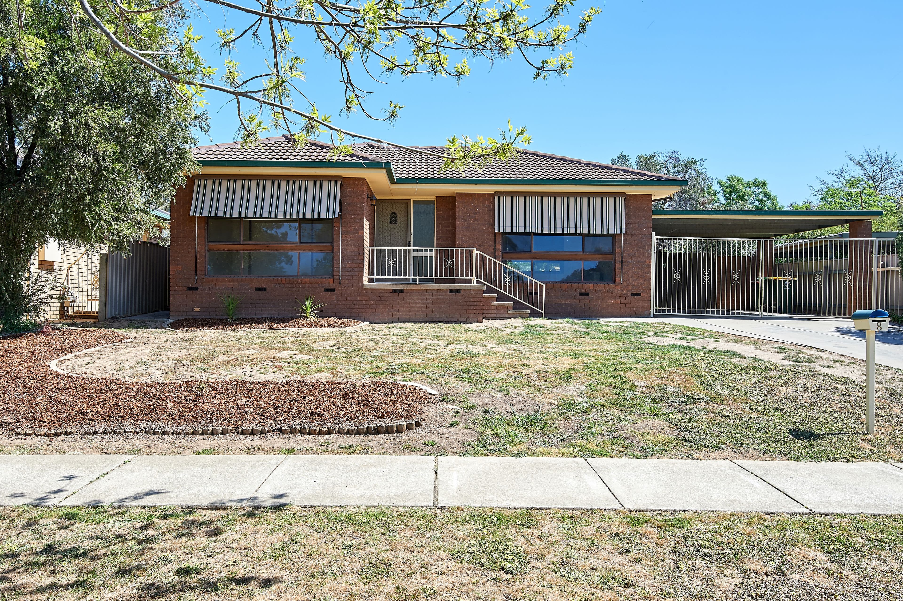 8 Pugsley Avenue, Estella - Image 1