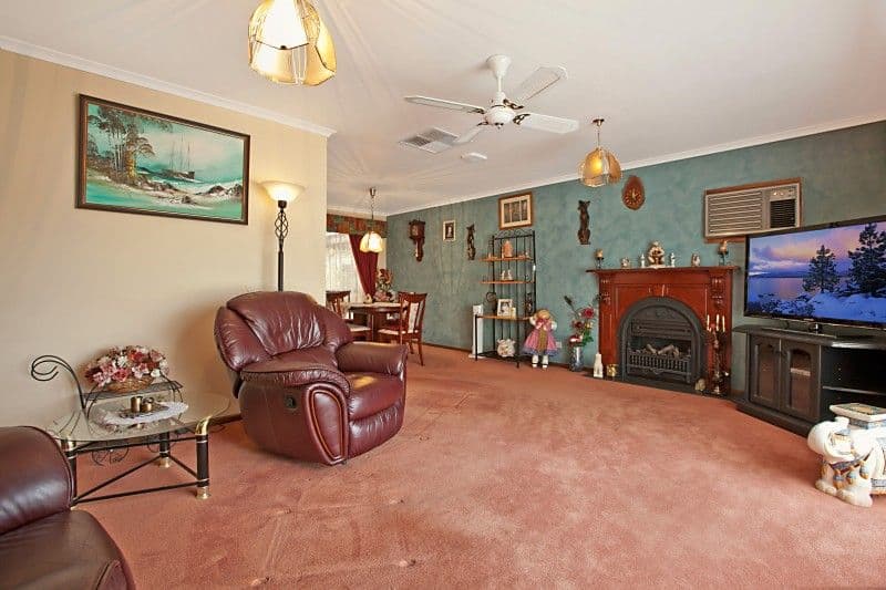 4 Carmela Avenue, MORPHETT VALE SA 5162, Morphett Vale - Thumbnail 2