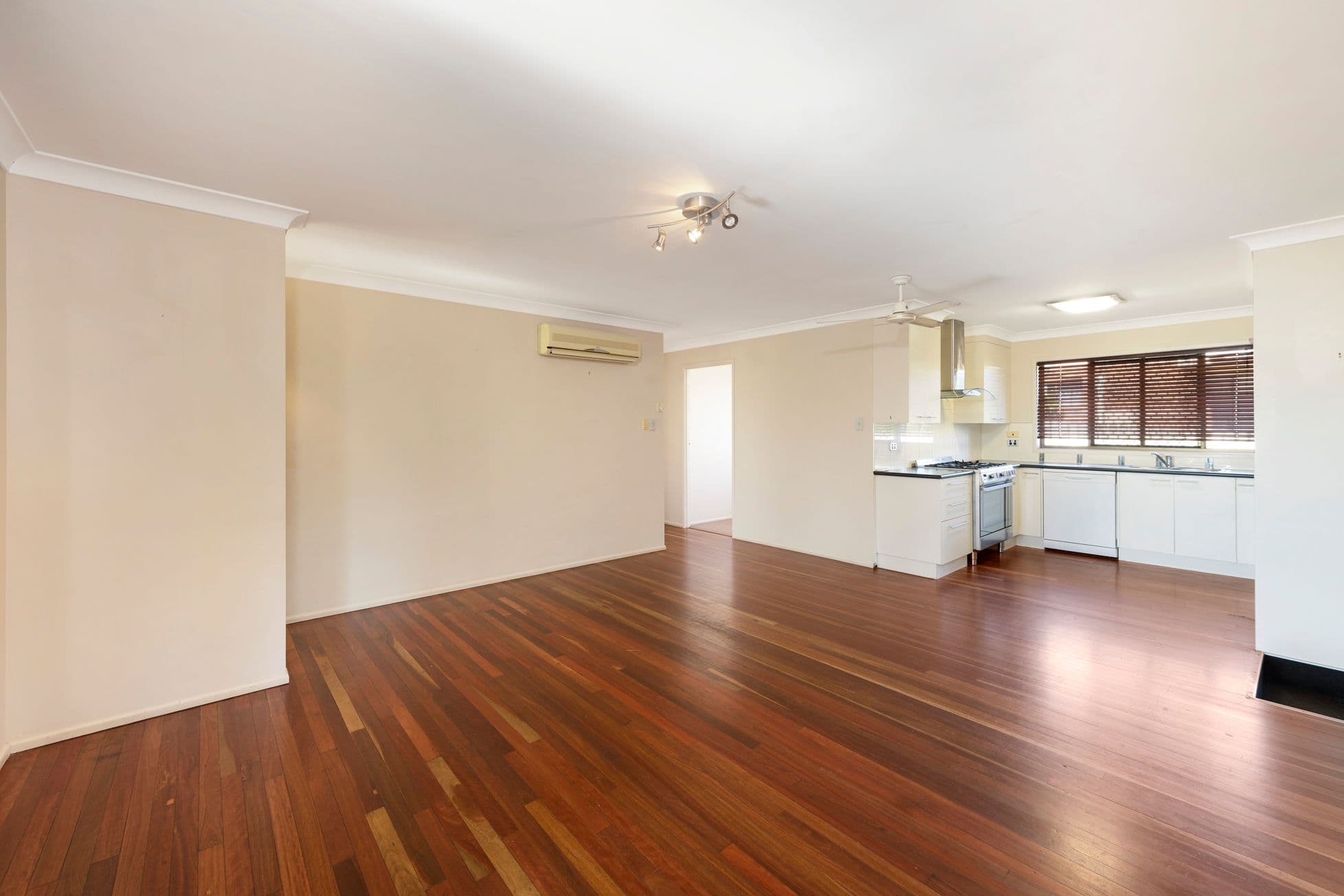 23 Hilltop Parade, Avoca QLD 4670, Avoca - Thumbnail 5
