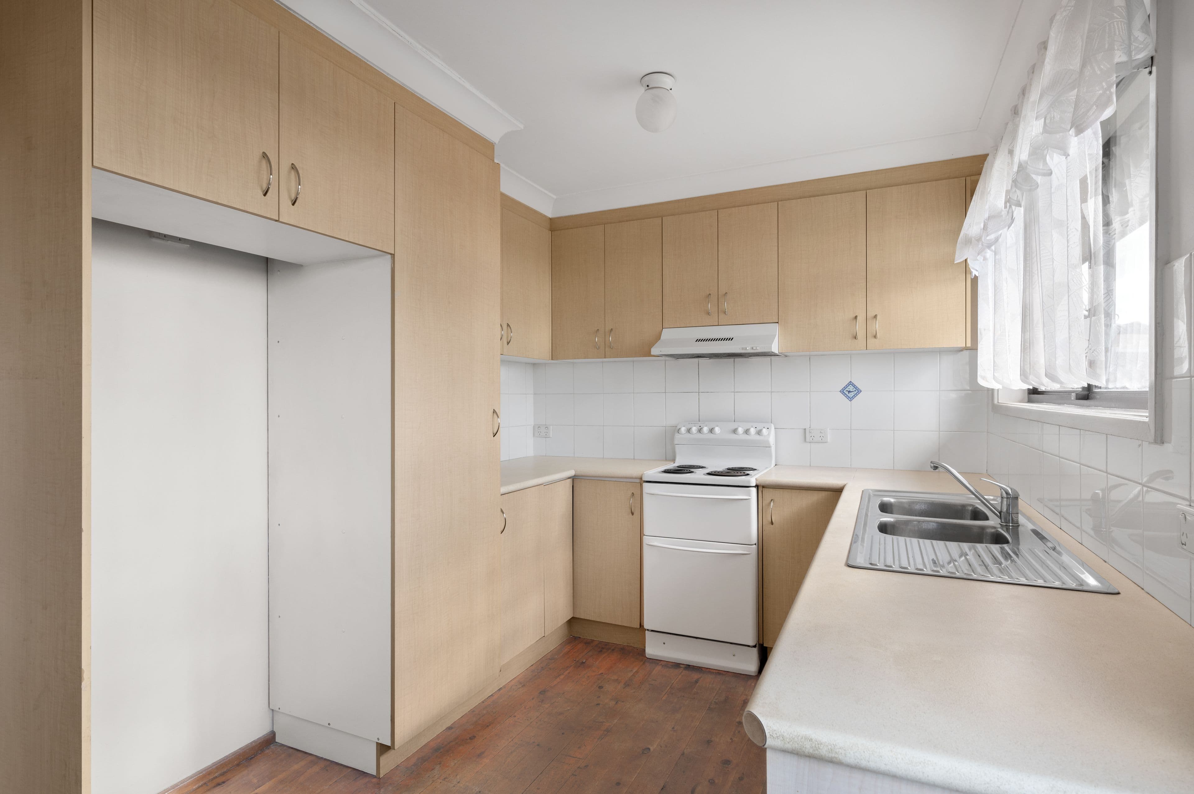 4 Ocean Place, Woodbine NSW 2560, Woodbine - Thumbnail 2