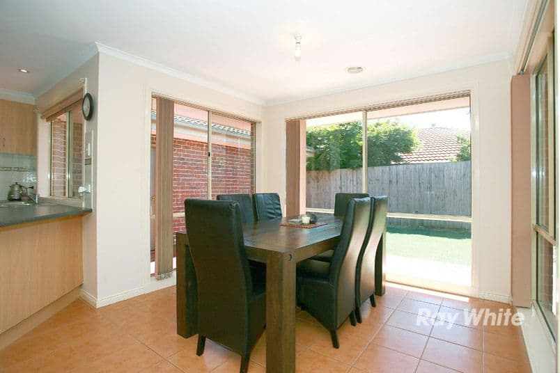18 Gwenton Avenue, CRANBOURNE EAST VIC 3977, Cranbourne East - Thumbnail 8