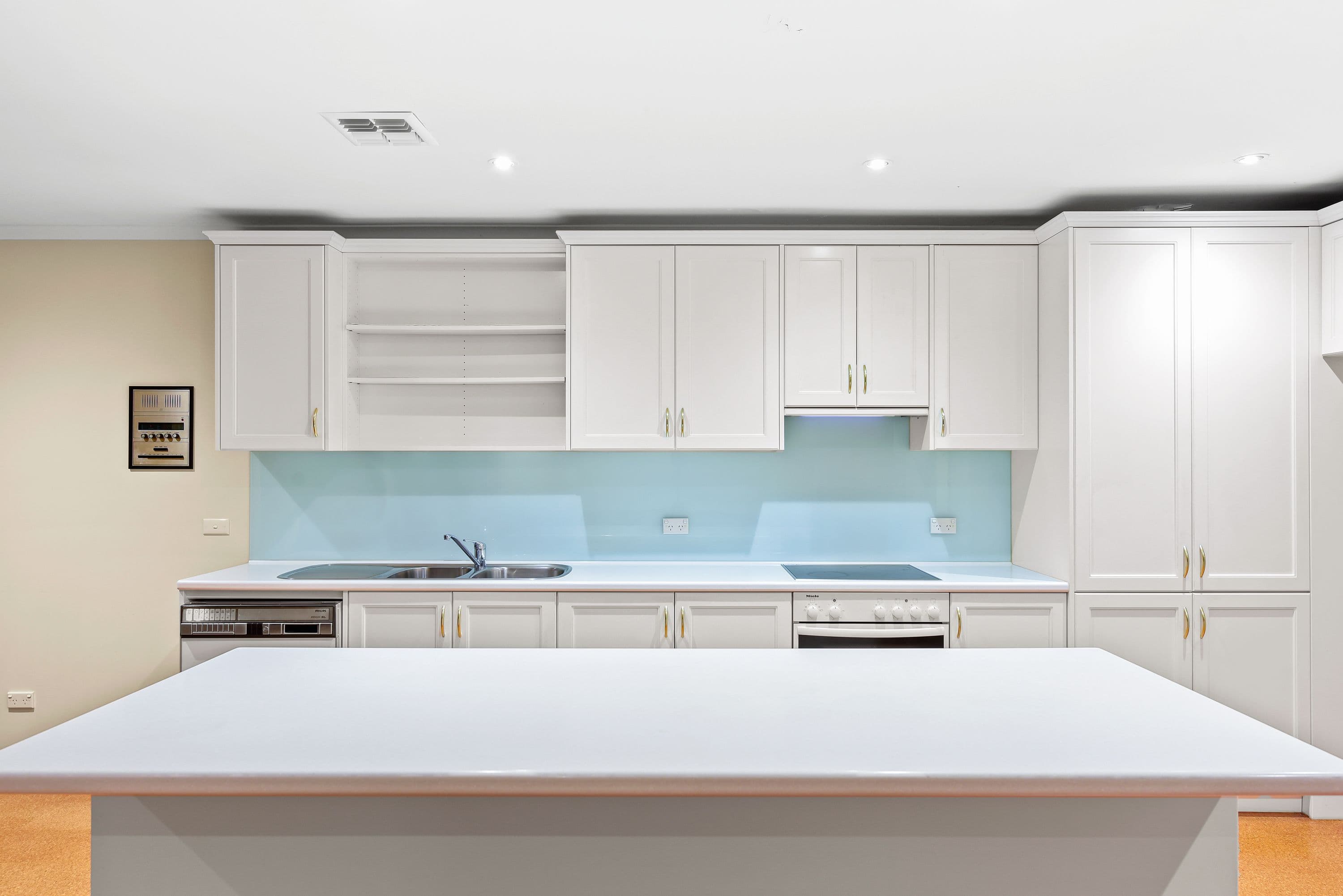 24 Chapman Boulevard, Glen Waverley VIC 3150, Glen Waverley - Thumbnail 2