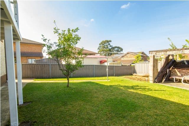 25 Tallowood Crescent, BOSSLEY PARK NSW 2176, Bossley Park - Thumbnail 5