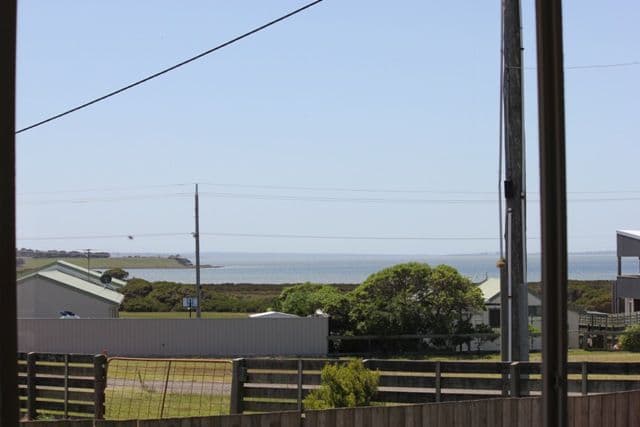 8 Highview Crescent, Surf Beach VIC 3922, Surf Beach - Thumbnail 2