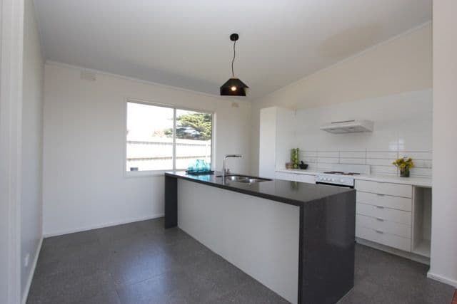 8 Highview Crescent, Surf Beach VIC 3922, Surf Beach - Thumbnail 3